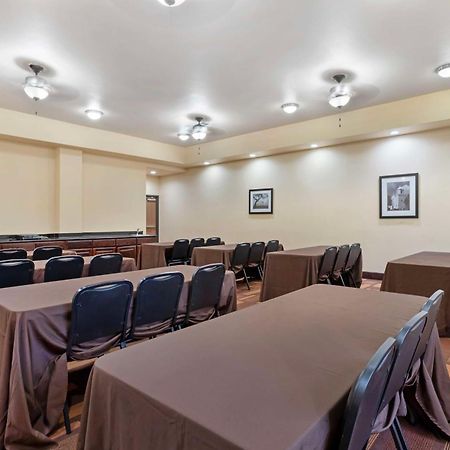 Best Western Plus Goliad Inn & Suites Extérieur photo