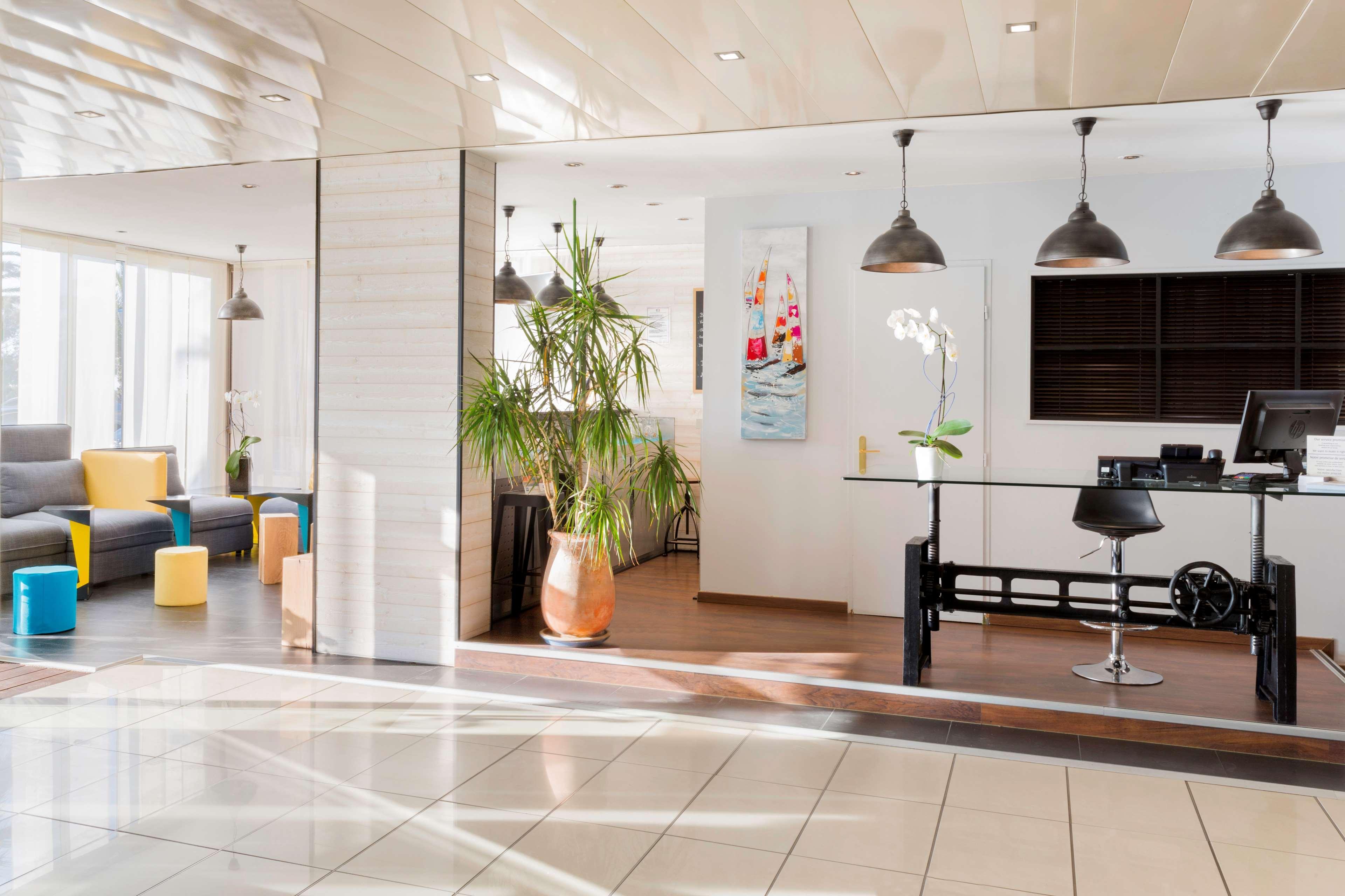 Best Western Plus Goliad Inn & Suites Extérieur photo