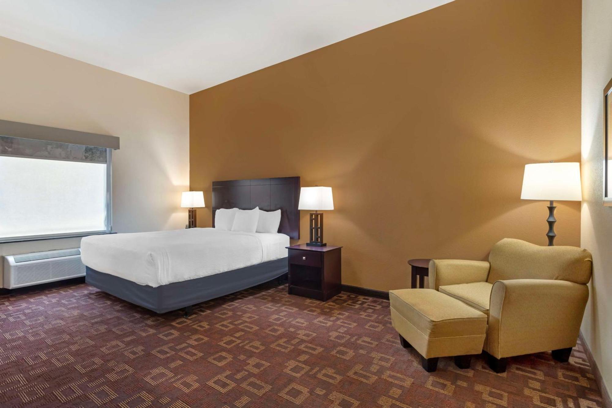 Best Western Plus Goliad Inn & Suites Extérieur photo
