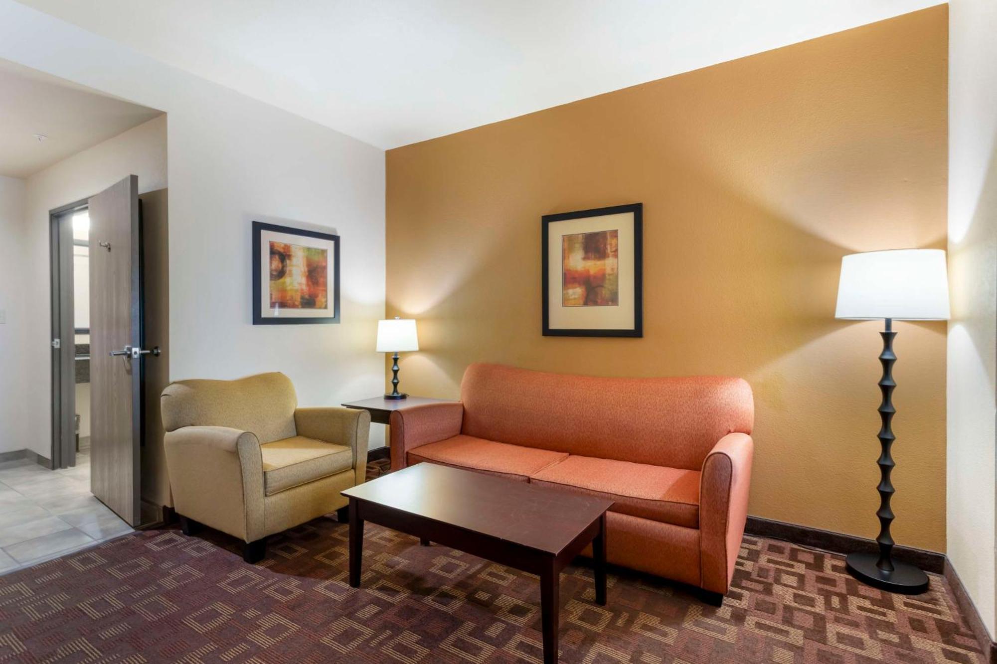 Best Western Plus Goliad Inn & Suites Extérieur photo