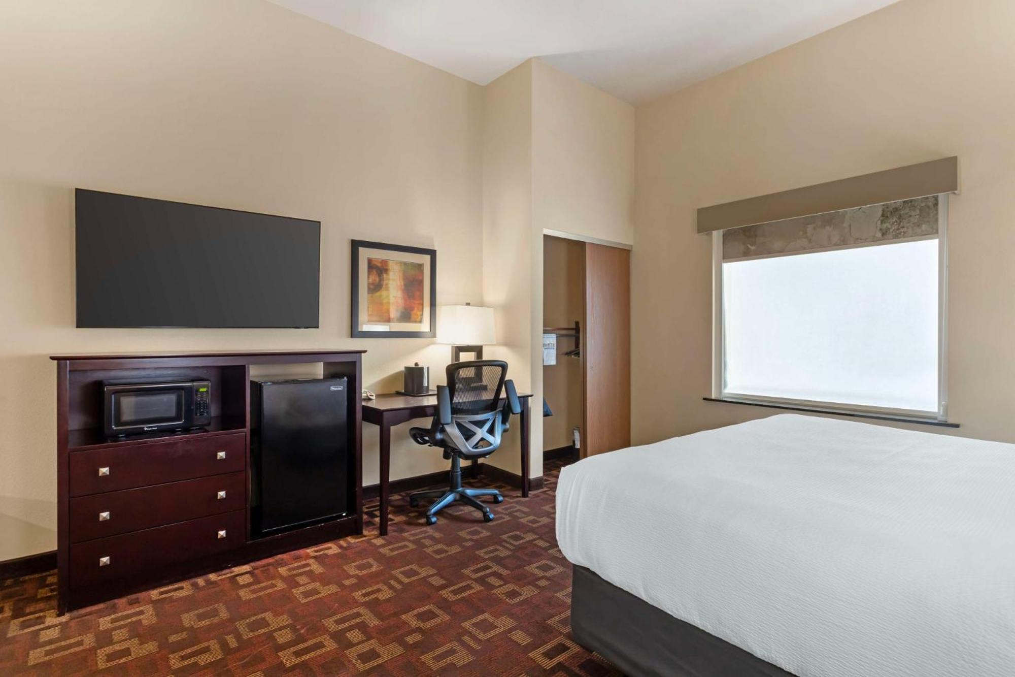 Best Western Plus Goliad Inn & Suites Extérieur photo