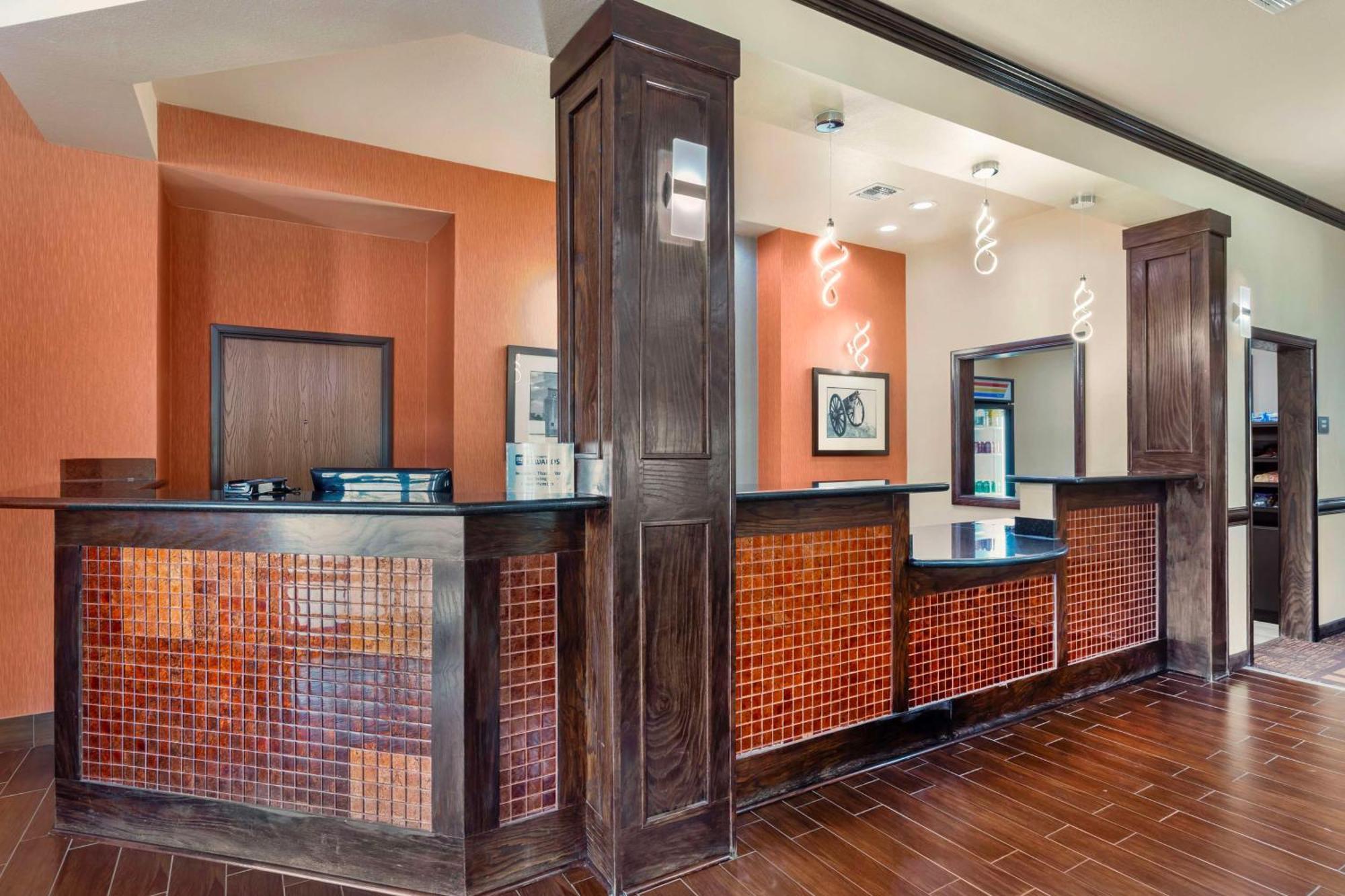 Best Western Plus Goliad Inn & Suites Extérieur photo