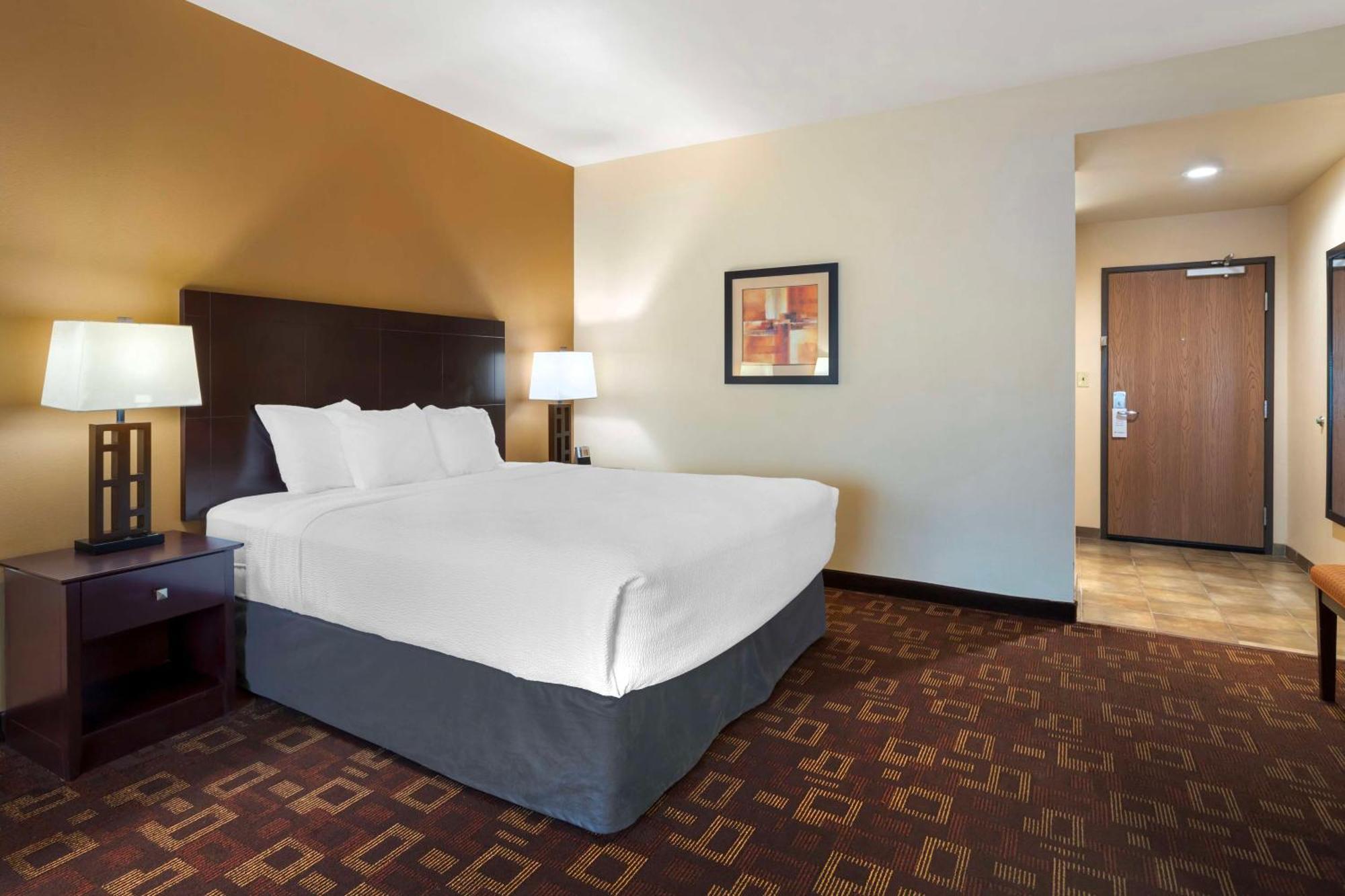 Best Western Plus Goliad Inn & Suites Extérieur photo